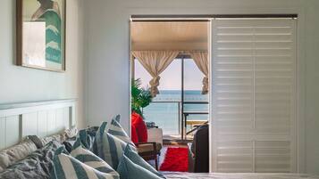 4 bedrooms, iron/ironing board, bed sheets