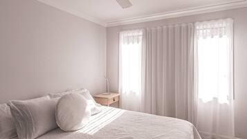 1 chambre, fer et planche Ă repasser, draps fournis