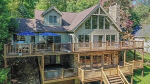 House (5 Bedrooms) | Exterior