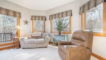 House (5 Bedrooms) | Property amenity