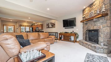 House (5 Bedrooms) | Property amenity