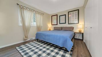 5 bedrooms, WiFi, bed sheets