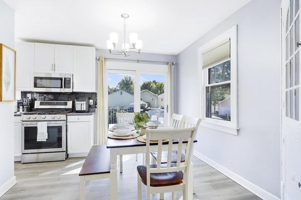 Kylskåp, mikrovågsugn, ugn och spishäll