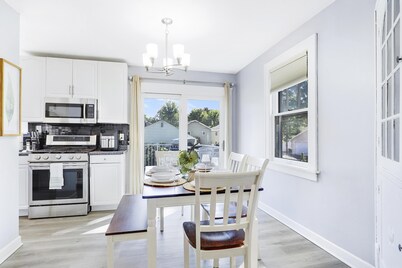 Close to City & UofM - Family & Business Travel