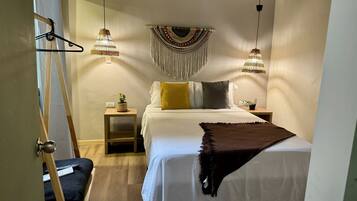 Bureau, fer et planche Ă repasser, Wi-Fi gratuit, draps fournis