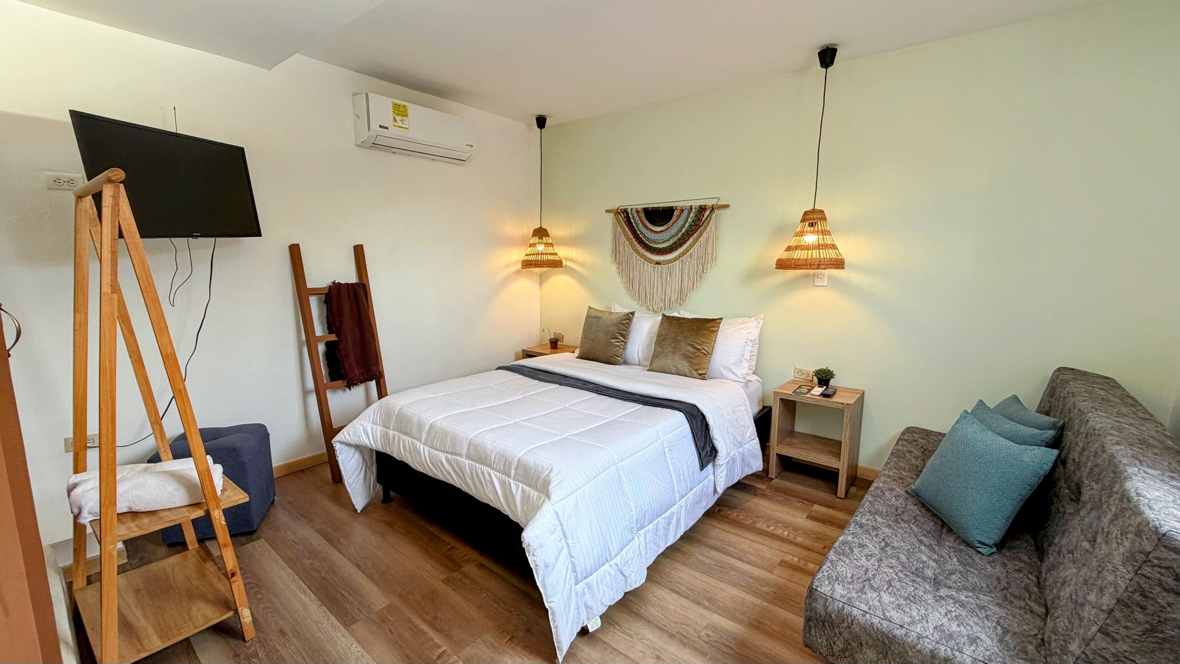 Family Double Room | Desk, iron/ironing board, free WiFi, bed sheets