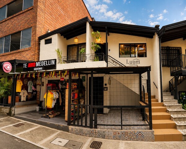 Luum Guest House - Medellín, Colombia