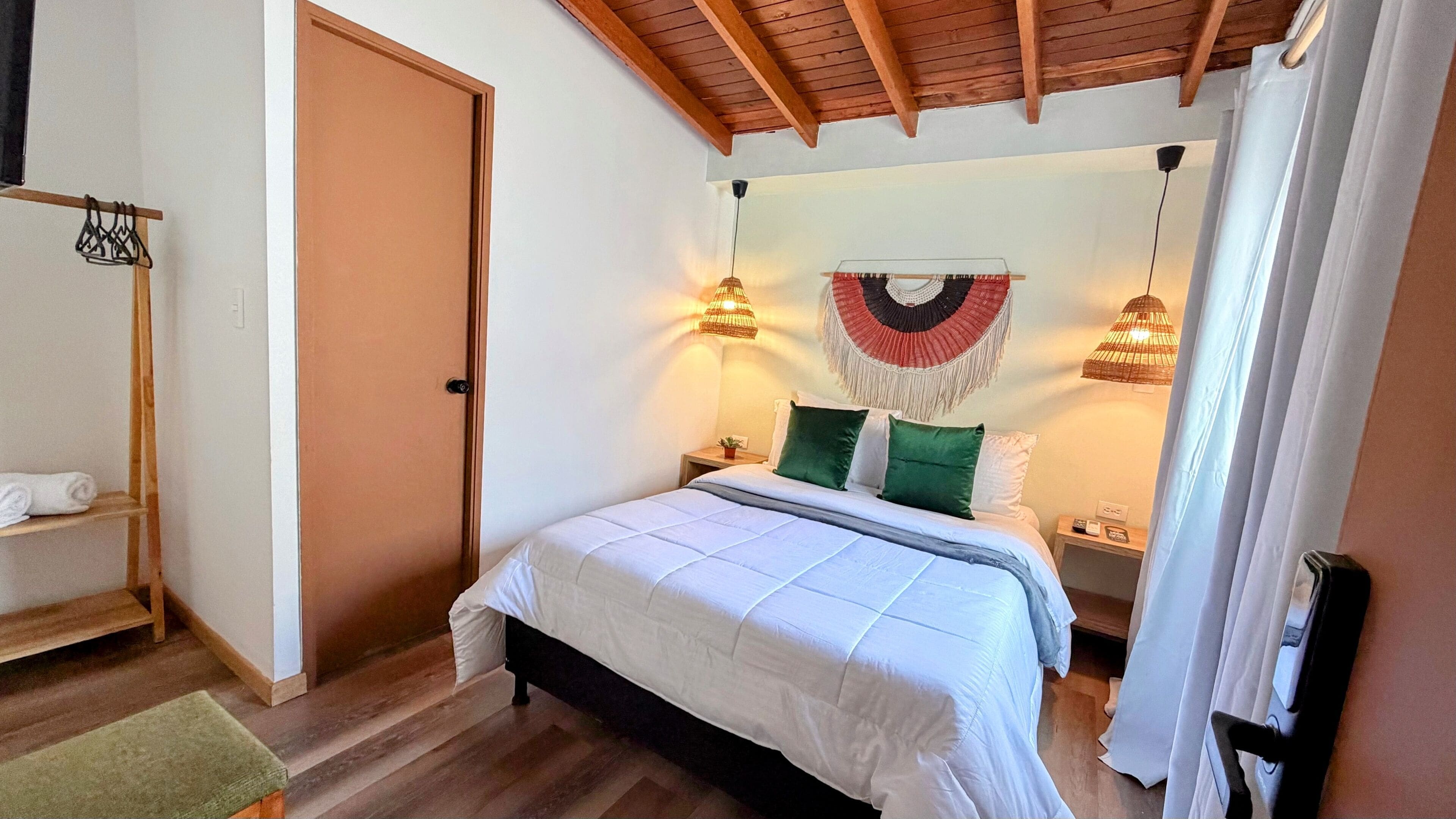 Exclusive Double Room | Desk, iron/ironing board, free WiFi, bed sheets