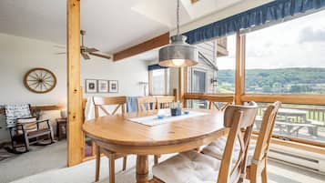 Studio (3 Bedrooms) | Property amenity