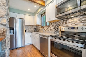 Studio (4 Bedrooms) | Property amenity