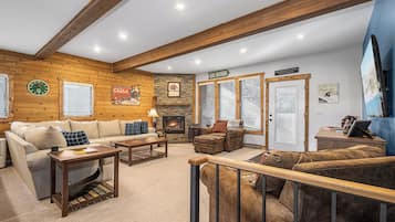 Studio (3 Bedrooms) | Property amenity