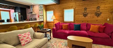 Studio (3 Bedrooms) | Property amenity