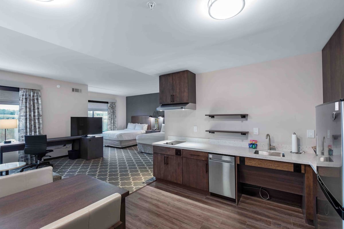 1 bedroom, blackout drapes, free cribs/infant beds, free WiFi