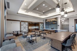 Free daily continental breakfast - Residence Inn by Marriott Atlanta Covington (Covington)