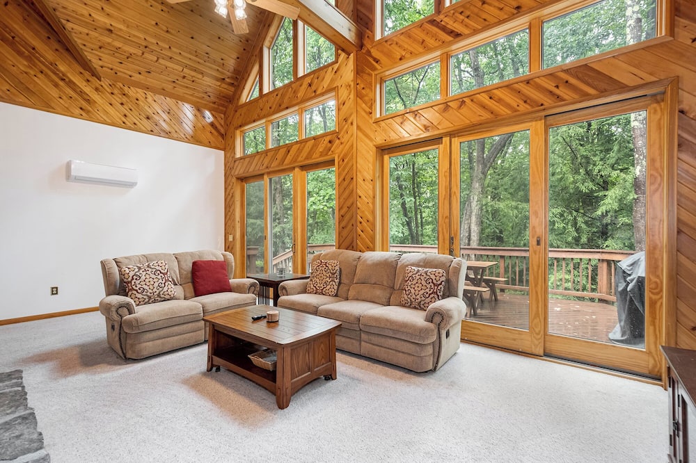Wooded Bliss by Taylor Made Deep Creek - Mountain Lake Park, MD