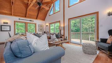 House (4 Bedrooms) | Property amenity