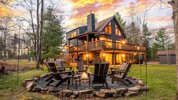 House (4 Bedrooms) | Exterior