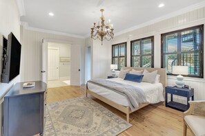 7 bedrooms, desk, iron/ironing board, WiFi