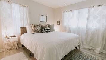 3 bedrooms, iron/ironing board, free WiFi, bed sheets