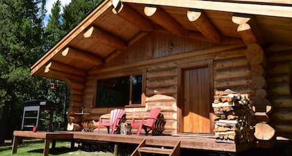 Bears Den, Log Cabin, Remote, Off Grid Wilderness location, adj Jasper Nat Park