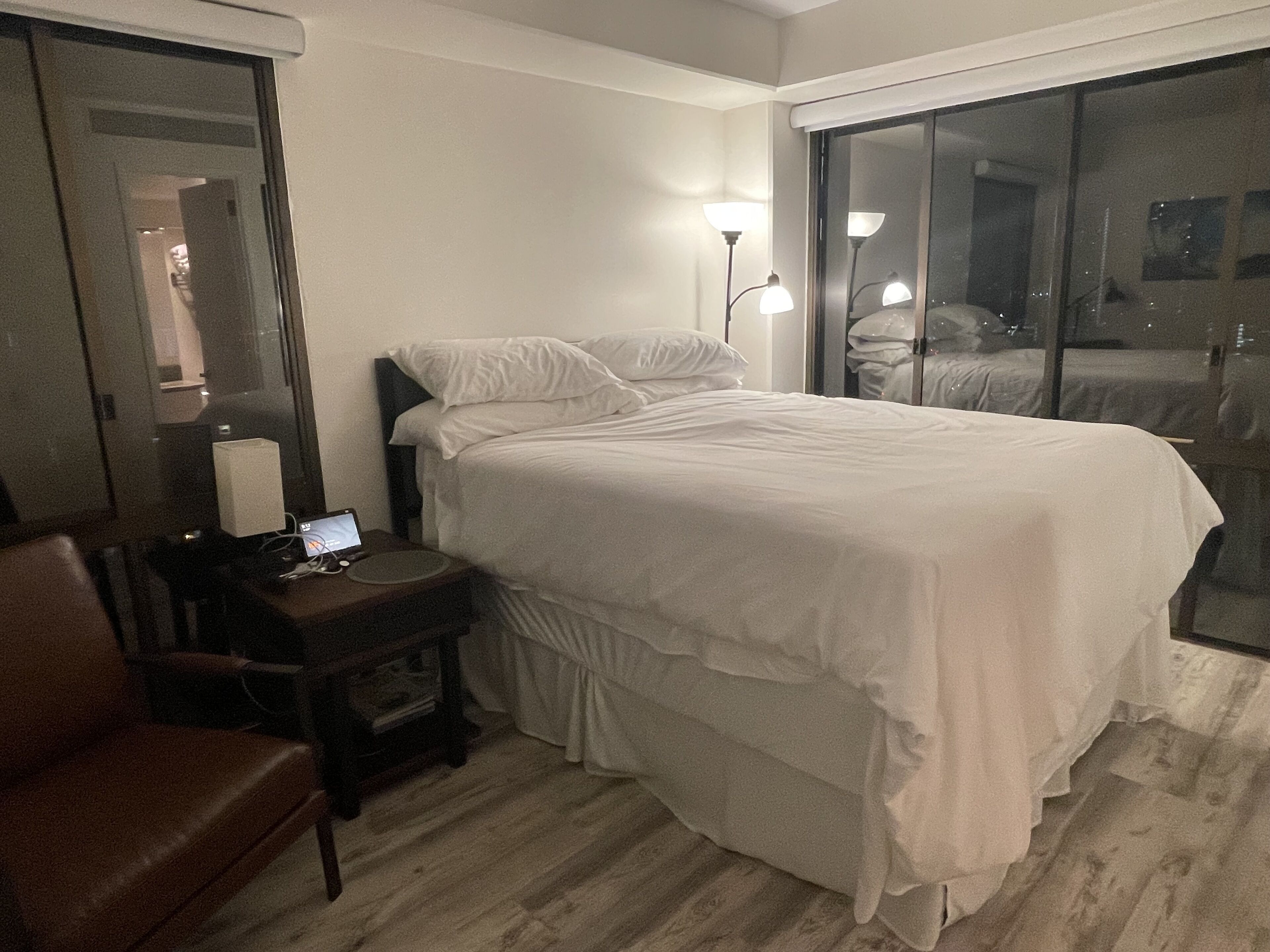 2 bedrooms, in-room safe, desk, iron/ironing board