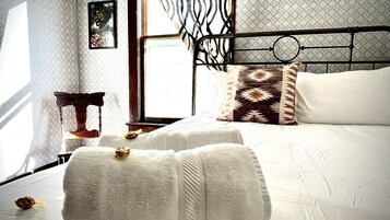 Basic Room, 1 Double Bed | Free WiFi, bed sheets