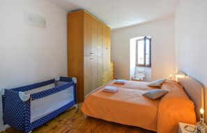 2 dormitoris, un bressol de viatge i wifi gratuïta 