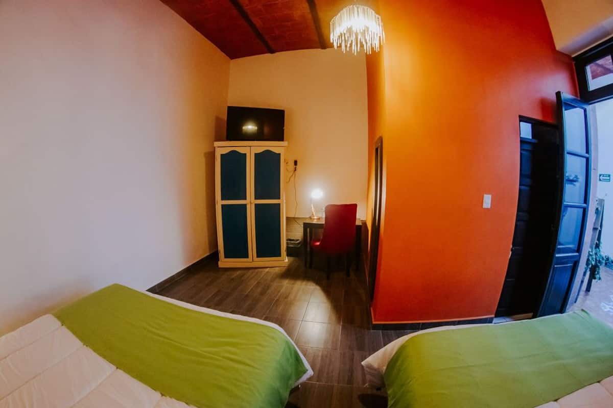 ห้องคลาสสิกดับเบิล (SAN SEBASTIAN) | ตู้นิรภัยในห้องพัก, โต๊ะทำงาน, พื้นที่ทำงานแบบใช้แล็ปท็อป, ผ้าม่านกันแสง