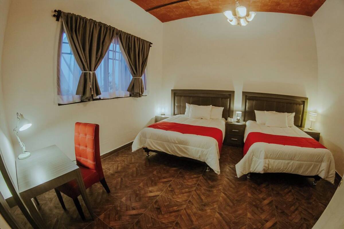 ห้องคอมฟอร์ทดับเบิล (TEQUISQUIAPAN) | ตู้นิรภัยในห้องพัก, โต๊ะทำงาน, พื้นที่ทำงานแบบใช้แล็ปท็อป, ผ้าม่านกันแสง