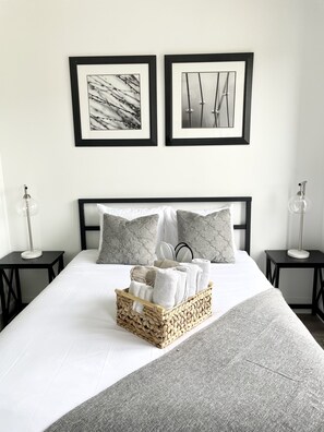 1 slaapkamer, een strijkplank/strijkijzer, gratis wifi, beddengoed