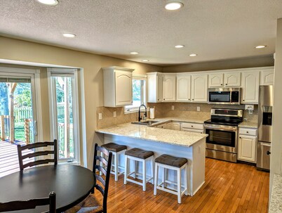 Spacious home with game room - Close to everything!