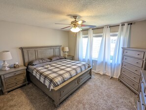 4 chambres, bureau, fer et planche Ă repasser, accĂšs au Wi-Fi (inclus)