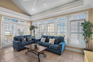 Smart TV - 8BR| Sleeps 19 | Pool | Steps To The Beach | 213A (Myrtle Beach)