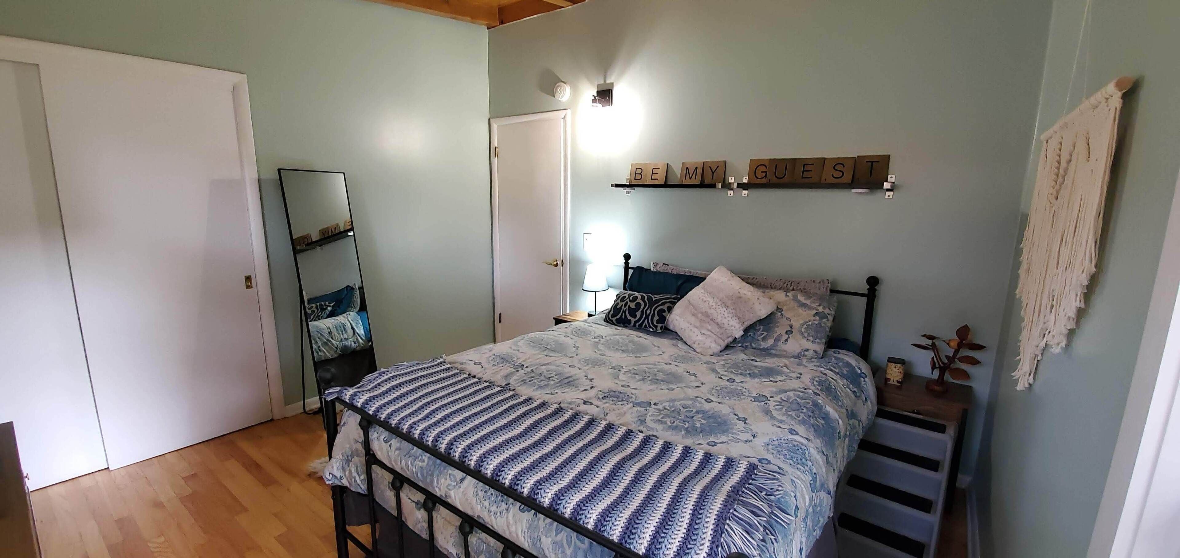 3 bedrooms, desk, iron/ironing board, free WiFi