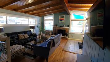 TV connectée, cheminée, médiathèque, imprimantes