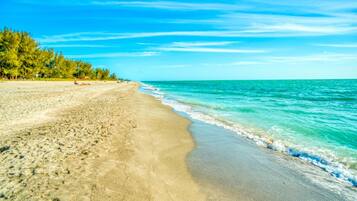 House, 3 Bedrooms | Beach