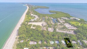 House, 4 Bedrooms | Beach