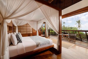 5 bedrooms, memory foam beds, free minibar items, free WiFi - The Cove Bali by Nakula (Selemadeg)