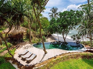 Kolam renang terbuka