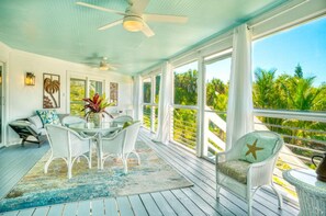 House, 3 Bedrooms | Balcony