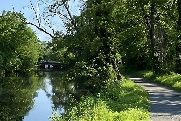Delaware & Raritan Canal State Park Trail - Colonial Park