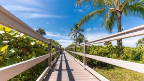 Property grounds - Kings Crown 117 (Sanibel)