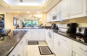 Condo, 2 Bedrooms | Private kitchen