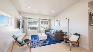 Smart TV, video games