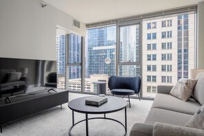 Télévision, chaîne hi-fi