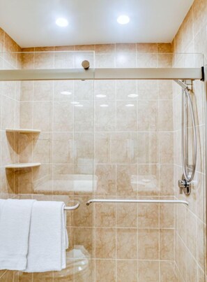 Stadtwohnung, 3 Schlafzimmer | Badezimmer | Handtücher