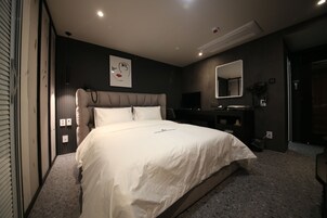 Standard Double Room | Premium bedding, down comforters, pillowtop beds, free minibar
