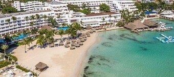 The paradis of hamaca resort