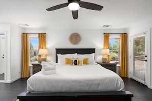 3 bedrooms, desk, iron/ironing board, travel crib - Prickly Pear Paradise - Pet-Friendly, Firepit, Hike, Golf (Sedona)