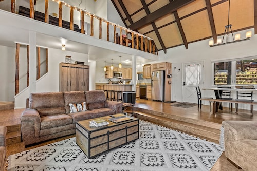 Flagstaff Bogey Inn! A-Frame cabin Golf Course Lot